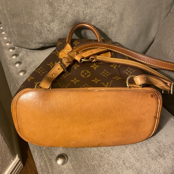 Louis Vuitton Montsouris Backpack - Picture 4 of 9